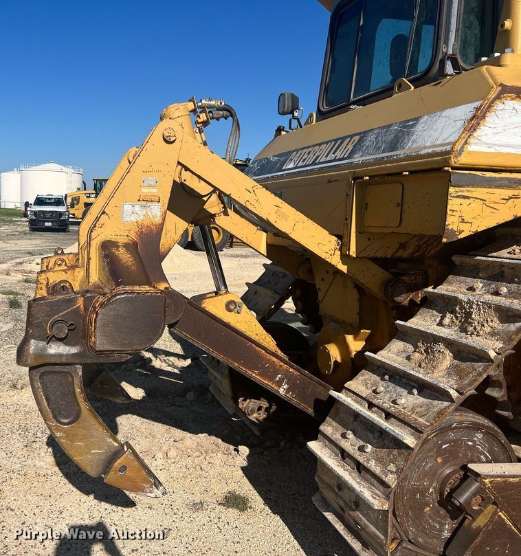 image for item DR5741 1998 Caterpillar D6R  dozer