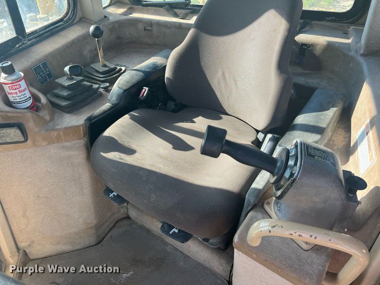 image for item DR5741 1998 Caterpillar D6R  dozer