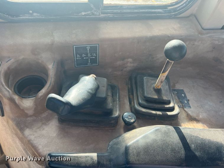 image for item DR5741 1998 Caterpillar D6R  dozer