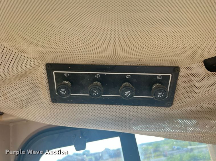 image for item DR5741 1998 Caterpillar D6R  dozer