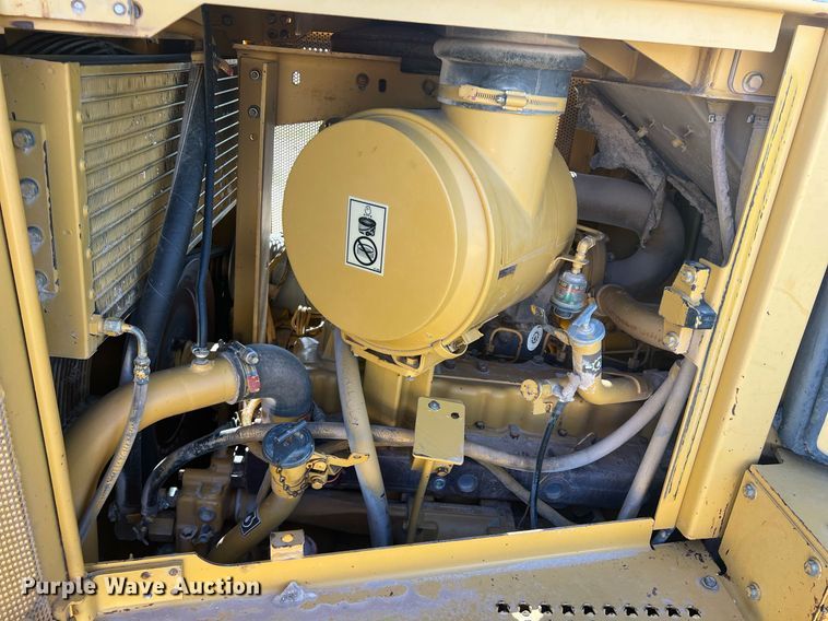 image for item DR5741 1998 Caterpillar D6R  dozer