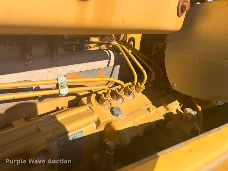 image for item DR5741 1998 Caterpillar D6R  dozer