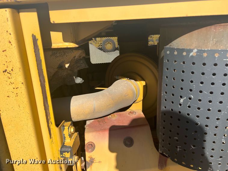 image for item DR5741 1998 Caterpillar D6R  dozer