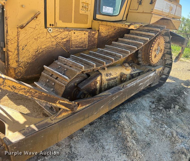 image for item DR5741 1998 Caterpillar D6R  dozer