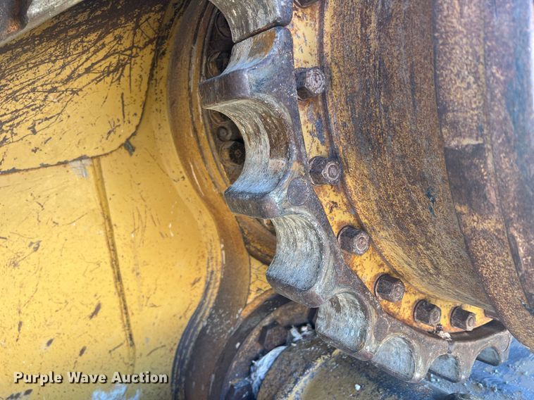 image for item DR5741 1998 Caterpillar D6R  dozer