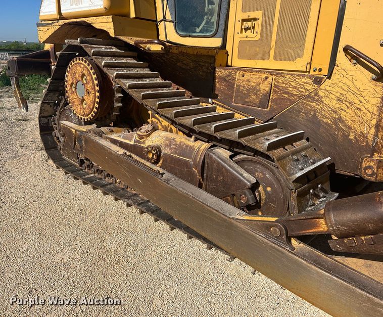 image for item DR5741 1998 Caterpillar D6R  dozer