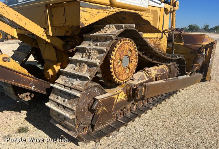 image for item DR5741 1998 Caterpillar D6R  dozer