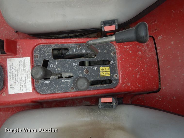 image for item IB9846 2004 Toro Workman 3100  utility vehicle