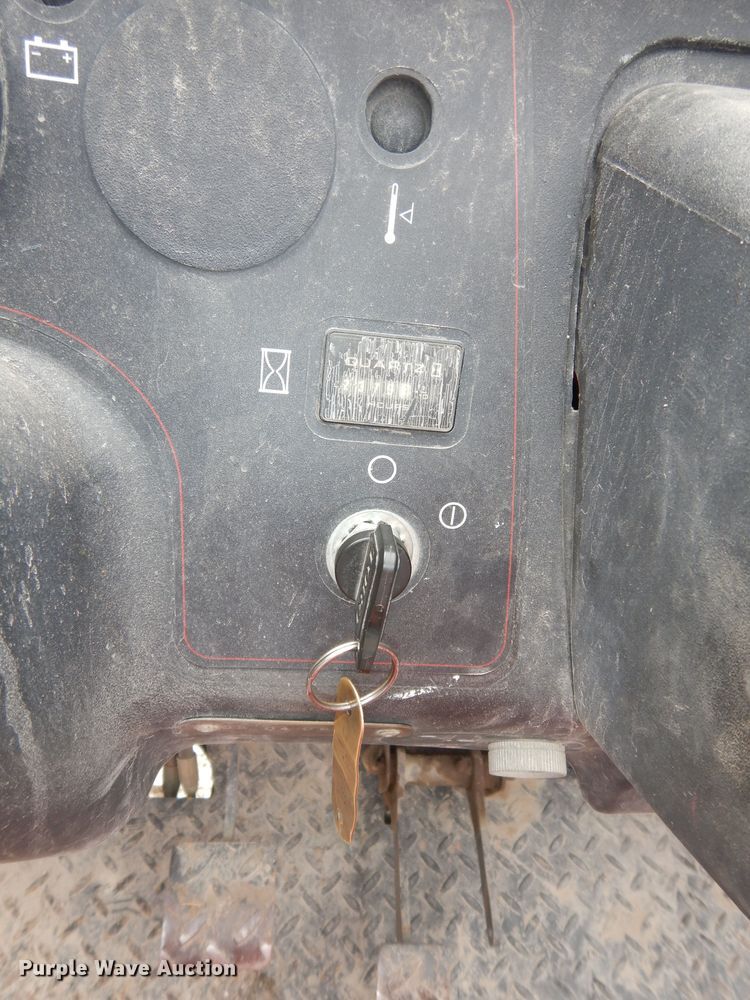 image for item IB9846 2004 Toro Workman 3100  utility vehicle