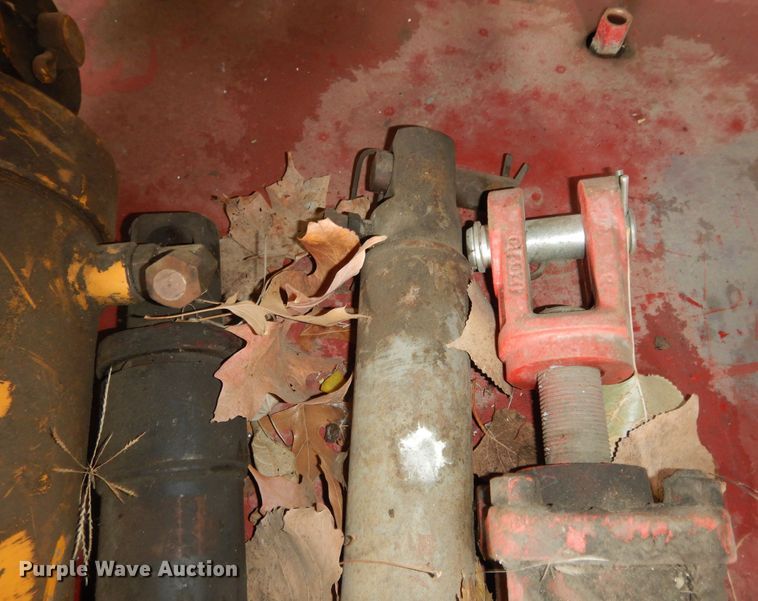 image for item IB9872 (4) hydraulic cylinders