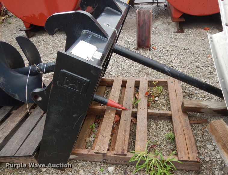 image for item IB9875 (2) bale spears