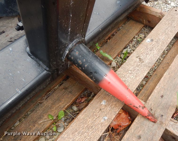 image for item IB9875 (2) bale spears