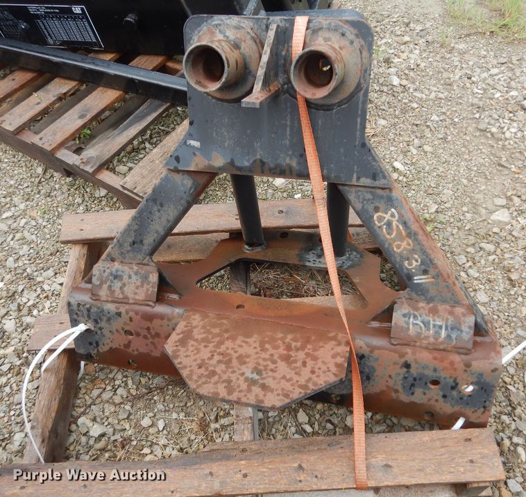 image for item IB9875 (2) bale spears