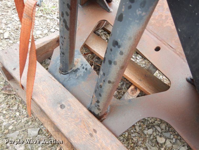 image for item IB9875 (2) bale spears