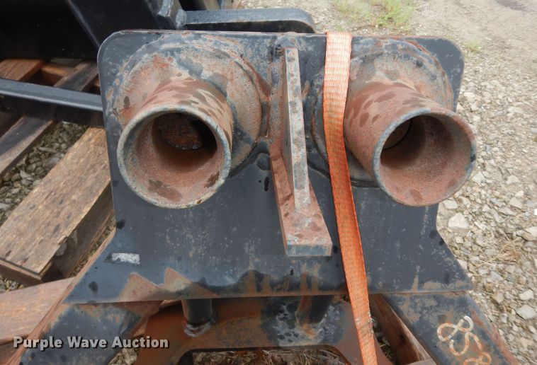 image for item IB9875 (2) bale spears