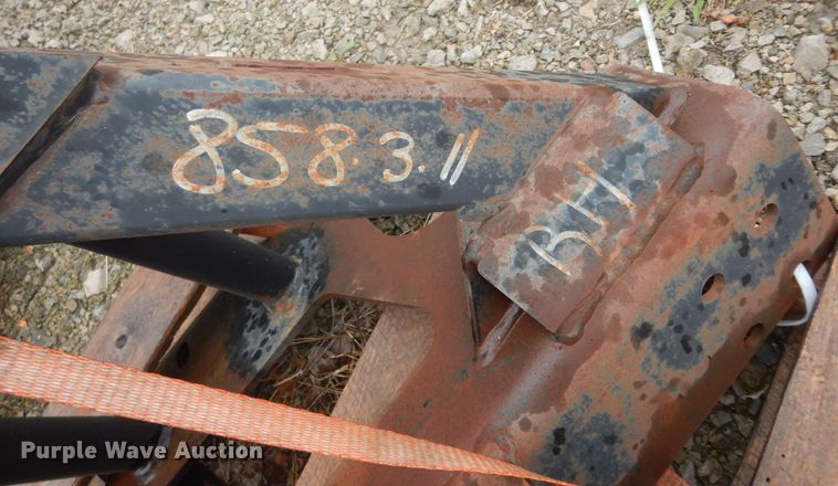 image for item IB9875 (2) bale spears