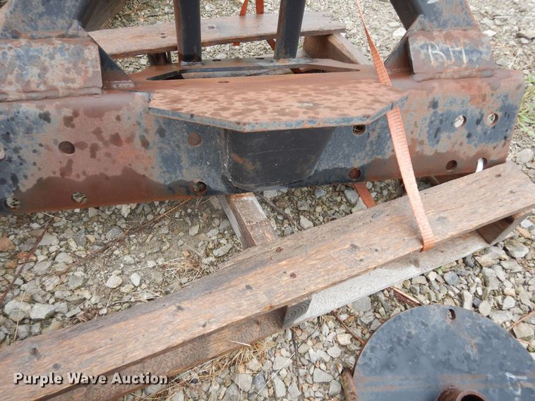 image for item IB9875 (2) bale spears