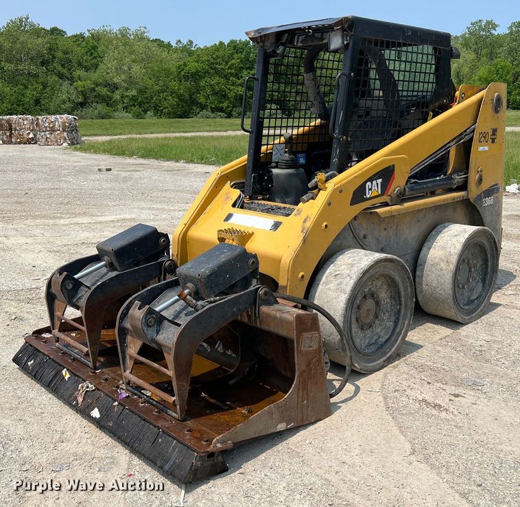 image for item II9018 2013 Caterpillar 236B3  skid steer loader