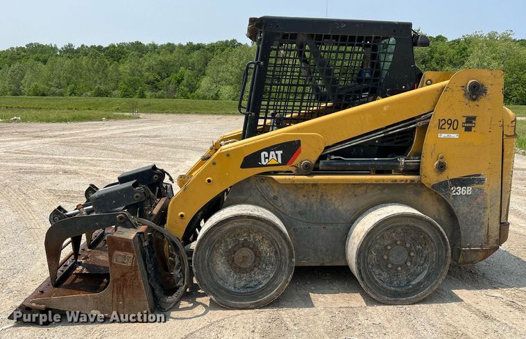 image for item II9018 2013 Caterpillar 236B3  skid steer loader