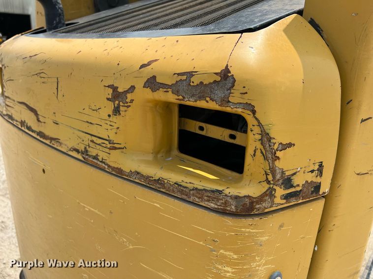 image for item II9018 2013 Caterpillar 236B3  skid steer loader