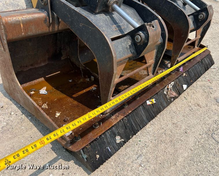 image for item II9018 2013 Caterpillar 236B3  skid steer loader