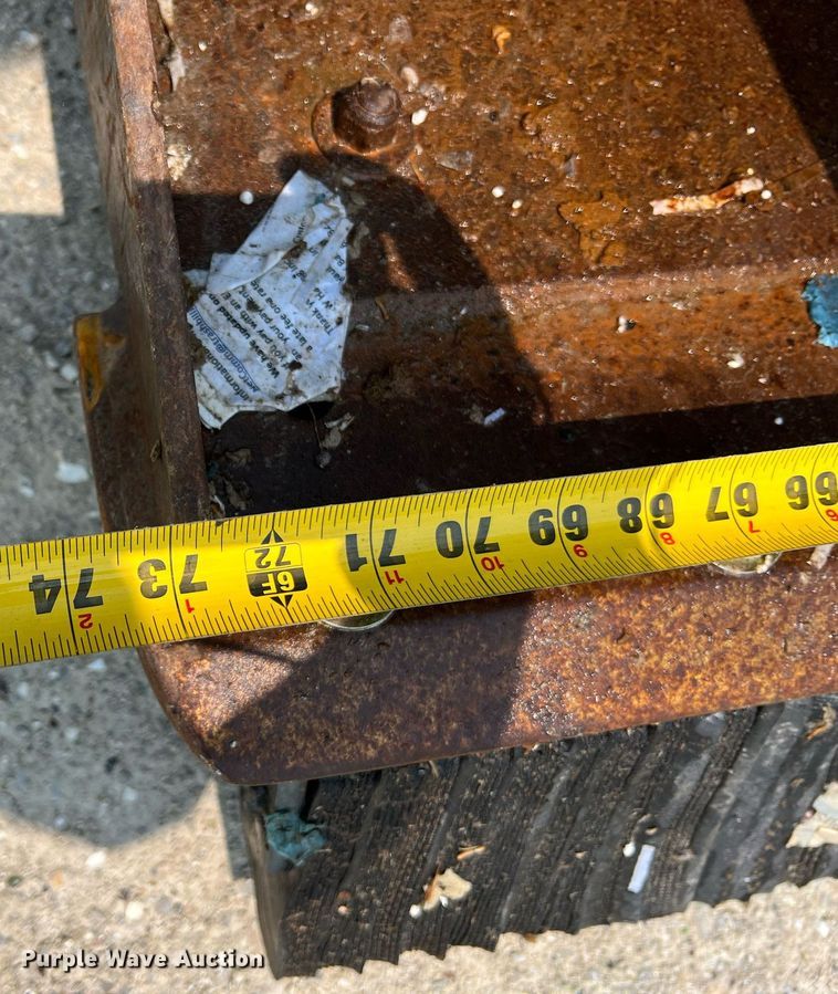 image for item II9018 2013 Caterpillar 236B3  skid steer loader