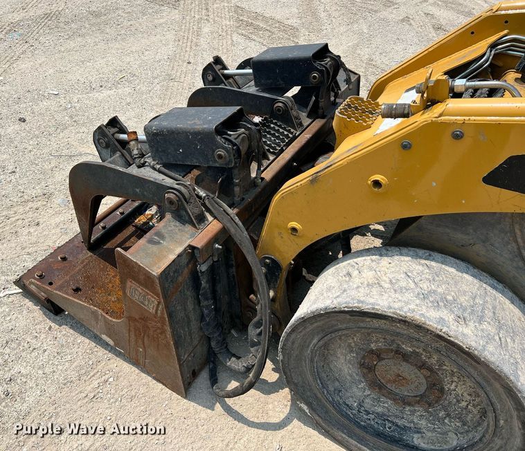 image for item II9018 2013 Caterpillar 236B3  skid steer loader