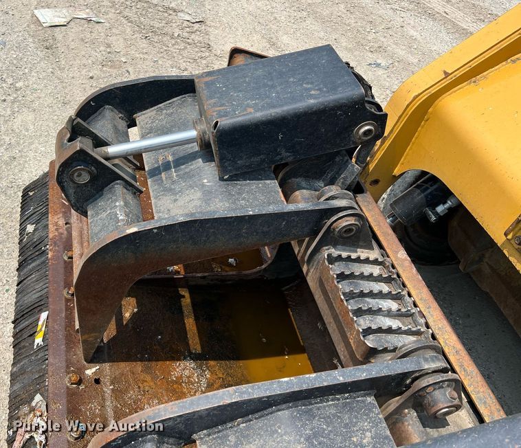 image for item II9018 2013 Caterpillar 236B3  skid steer loader