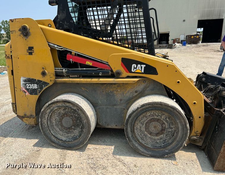 image for item II9018 2013 Caterpillar 236B3  skid steer loader