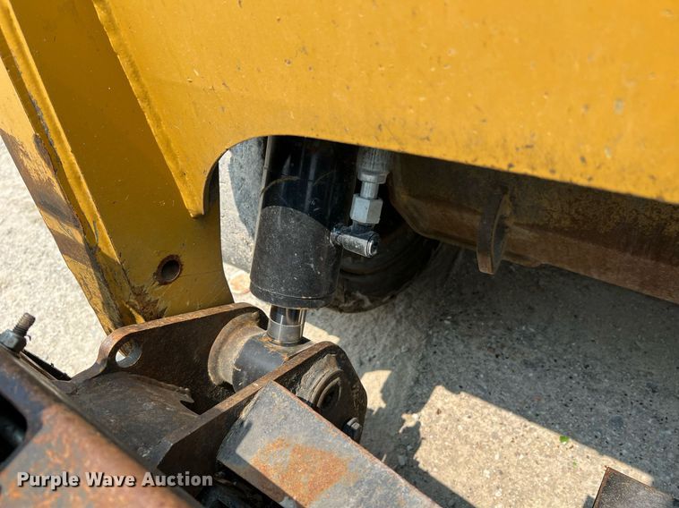 image for item II9018 2013 Caterpillar 236B3  skid steer loader