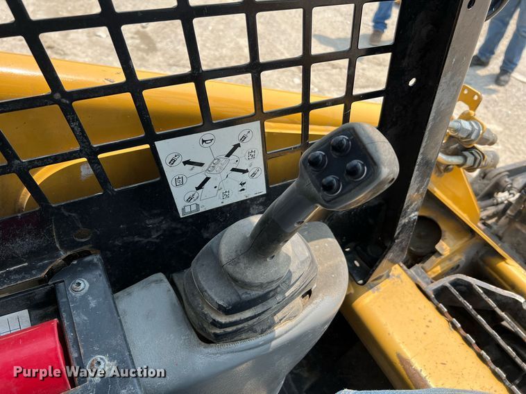 image for item II9018 2013 Caterpillar 236B3  skid steer loader