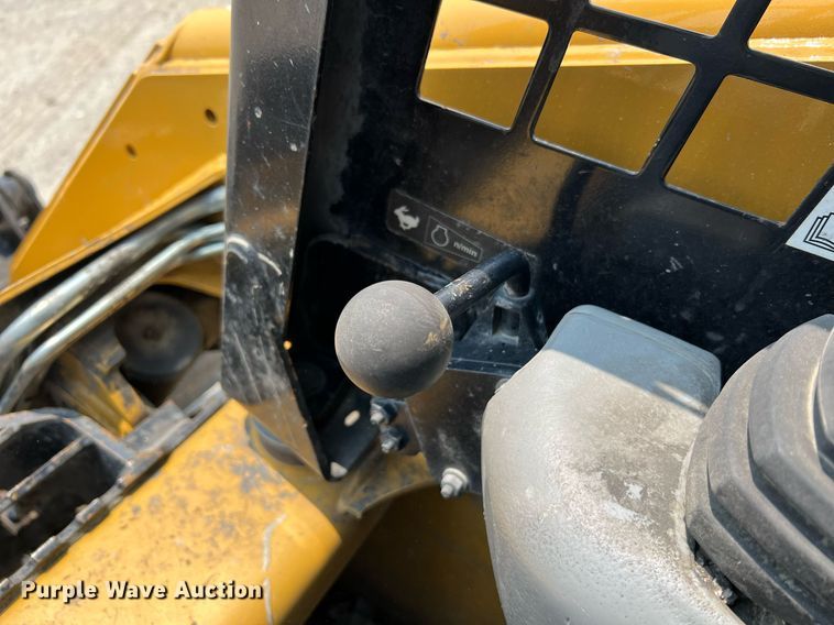 image for item II9018 2013 Caterpillar 236B3  skid steer loader