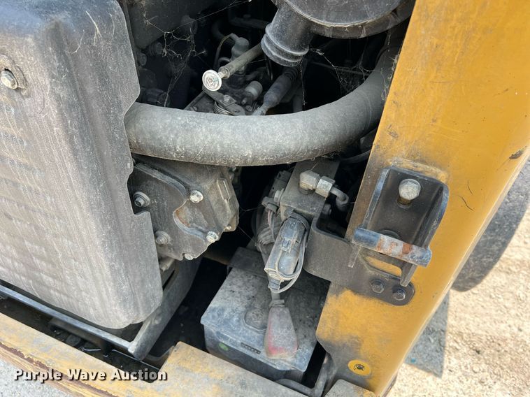 image for item II9018 2013 Caterpillar 236B3  skid steer loader