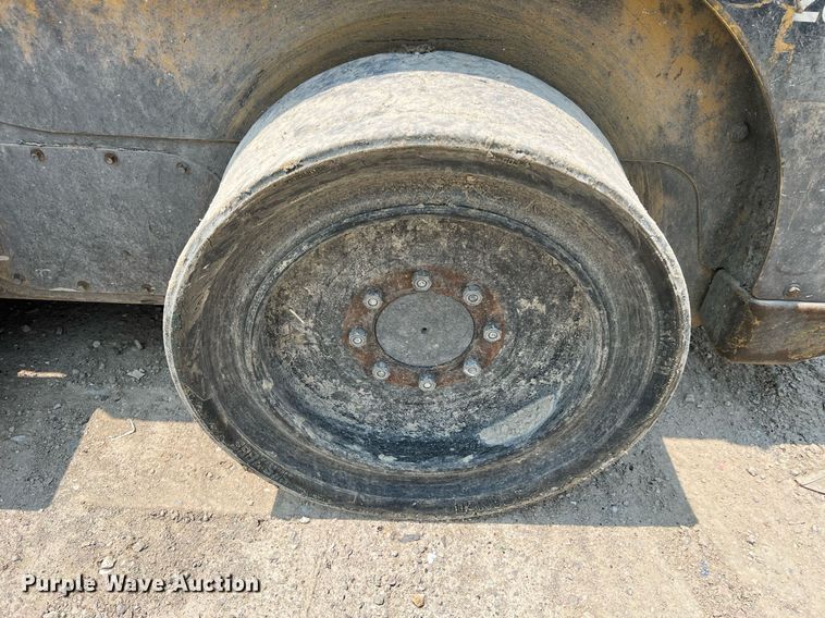 image for item II9018 2013 Caterpillar 236B3  skid steer loader