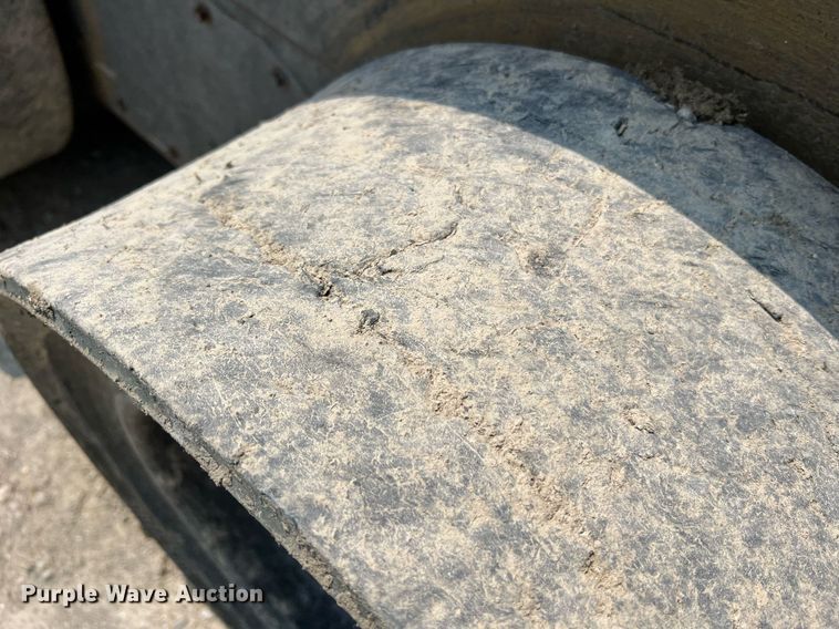 image for item II9018 2013 Caterpillar 236B3  skid steer loader