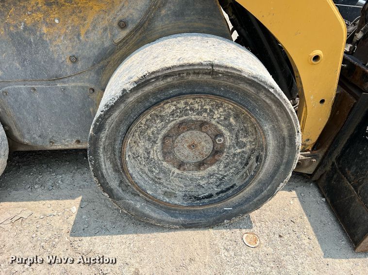 image for item II9018 2013 Caterpillar 236B3  skid steer loader