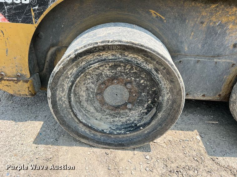 image for item II9018 2013 Caterpillar 236B3  skid steer loader