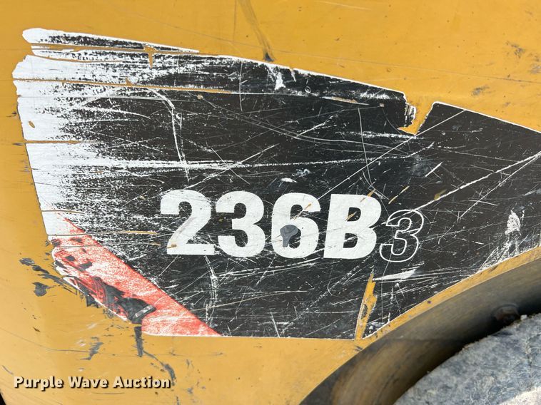 image for item II9018 2013 Caterpillar 236B3  skid steer loader