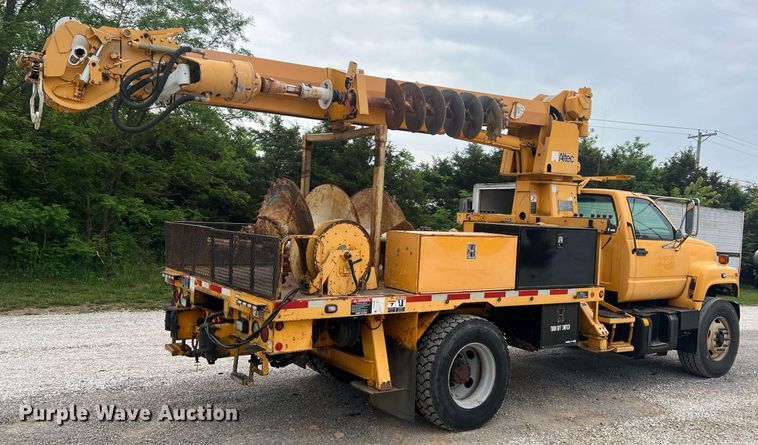 image for item II9024 2002 Chevrolet C7500  digger derrick truck