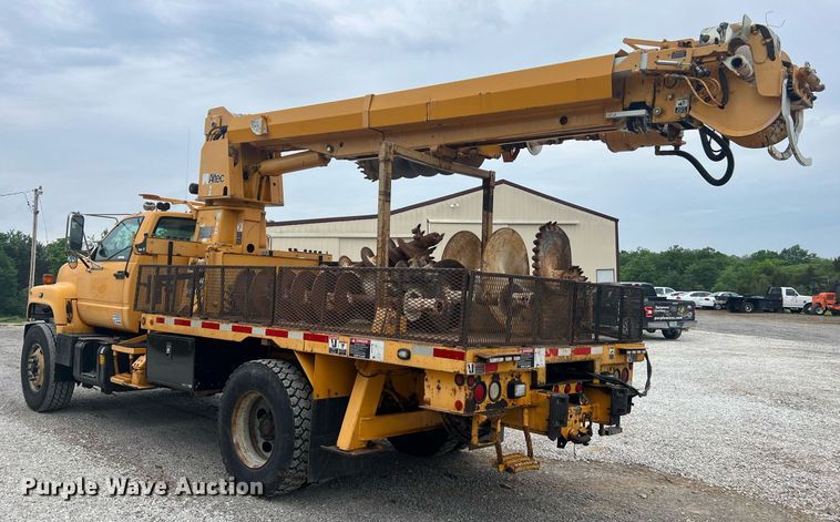 image for item II9024 2002 Chevrolet C7500  digger derrick truck