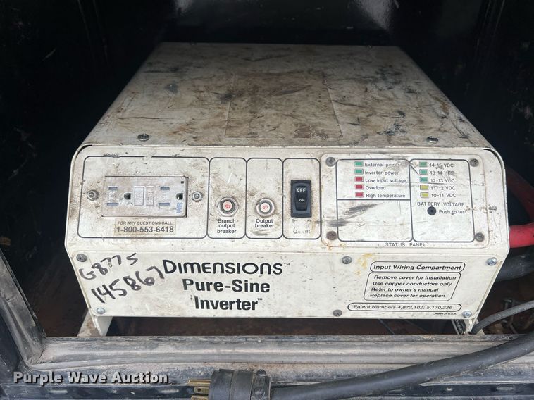 image for item II9024 2002 Chevrolet C7500  digger derrick truck