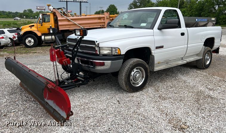 image for item II9025 2001 Dodge Ram 2500  pickup truck