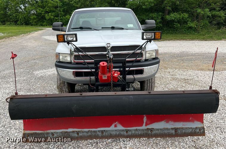 image for item II9025 2001 Dodge Ram 2500  pickup truck