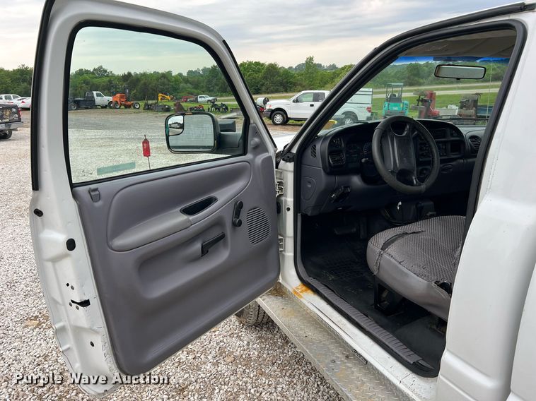 image for item II9025 2001 Dodge Ram 2500  pickup truck