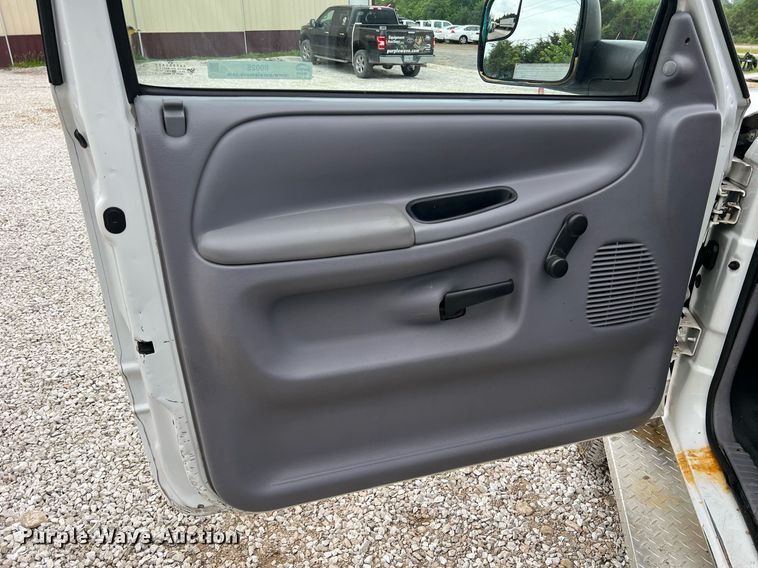 image for item II9025 2001 Dodge Ram 2500  pickup truck