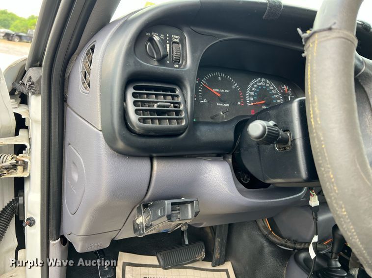 image for item II9025 2001 Dodge Ram 2500  pickup truck