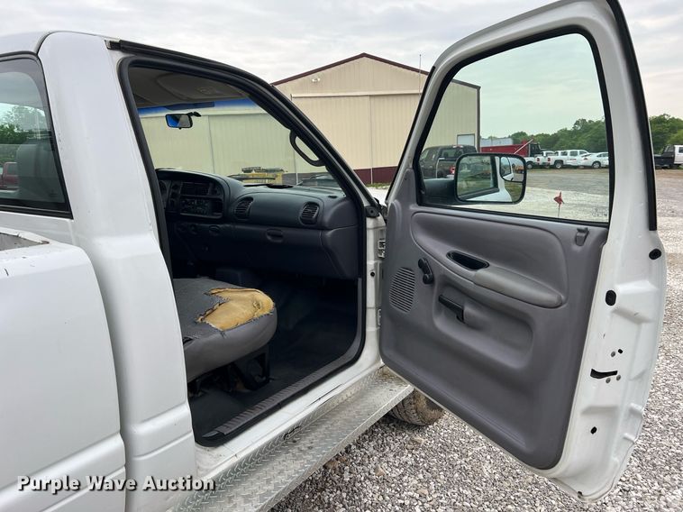 image for item II9025 2001 Dodge Ram 2500  pickup truck