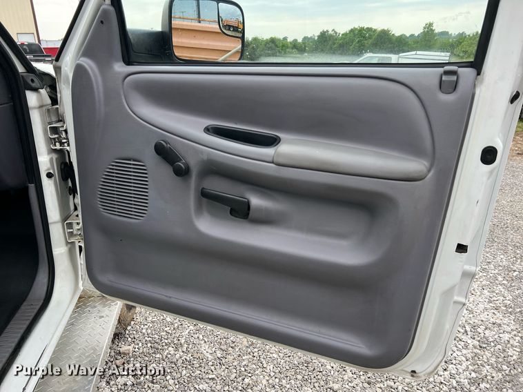 image for item II9025 2001 Dodge Ram 2500  pickup truck