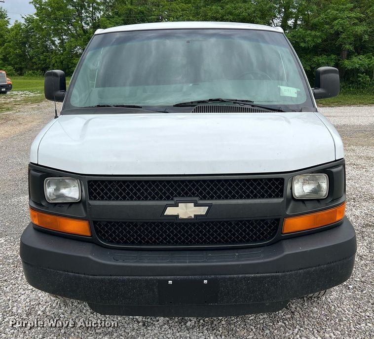 image for item II9026 2008 Chevrolet E2500  van