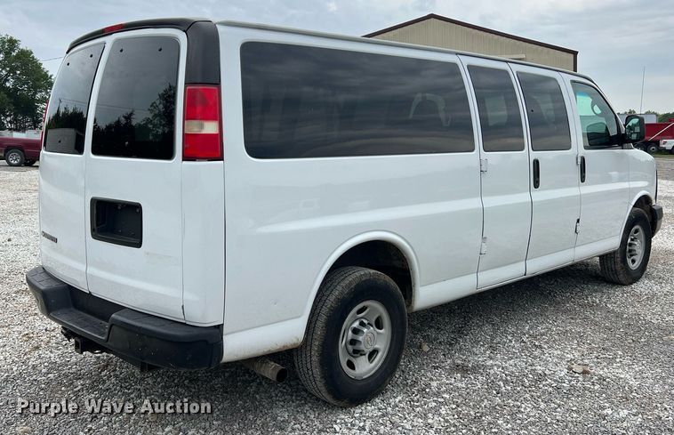 image for item II9026 2008 Chevrolet E2500  van